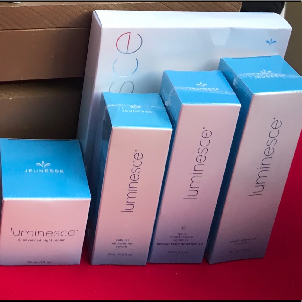 Juenesse Luminesce Package serums